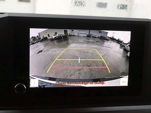 Used 2025 Toyota Tacoma TRD Off-Road image 27