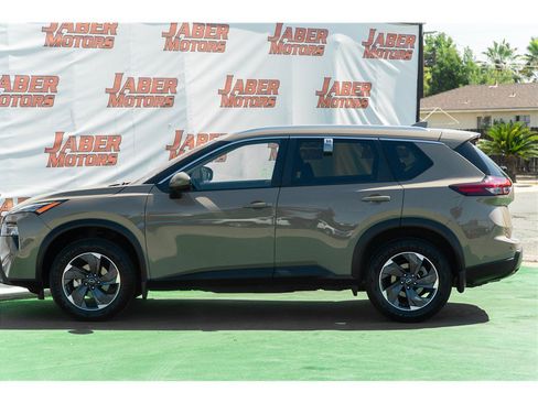 Used 2024 Nissan Rogue SV w/ SV Premium Package FWD image 27