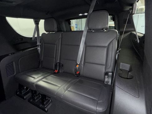 Used 2023 Chevrolet Suburban Z71 w/ Z71 Off-Road Package AWD/4WD image 26