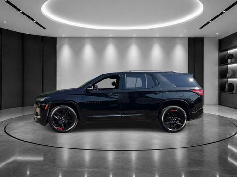 Certified 2023 Chevrolet Traverse Premier w/ Redline Edition AWD/4WD image 3