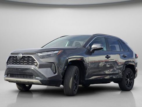 Used 2025 Toyota RAV4 SE w/ Convenience Package AWD/4WD image 20