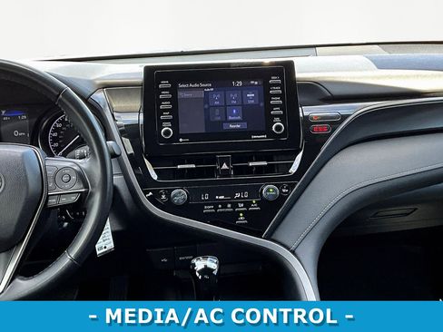 Used 2023 Toyota Camry SE image 10