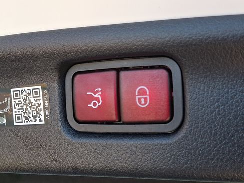 Certified 2025 Mercedes-Benz C 300 image 29