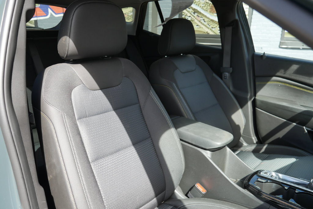 Used 2025 Chevrolet Trax LT w/ Driver Confidence Package FWD image 9