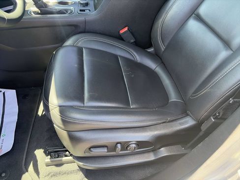 Used 2023 Chevrolet Traverse LT AWD/4WD image 12