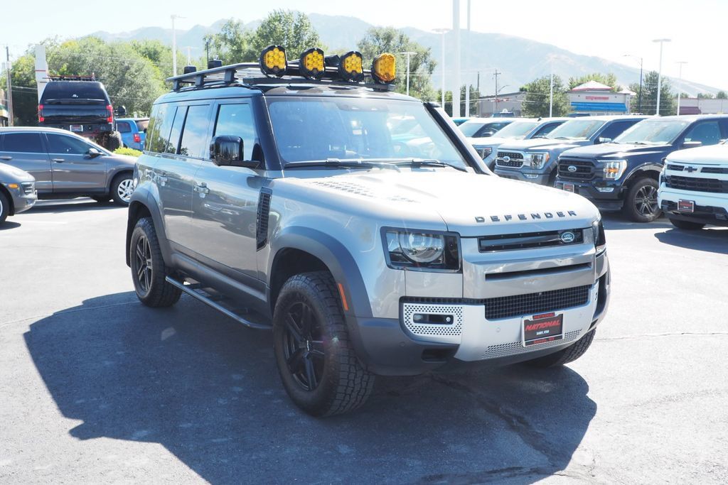 Used 2021 Land Rover Defender 110 SE AWD/4WD image 3