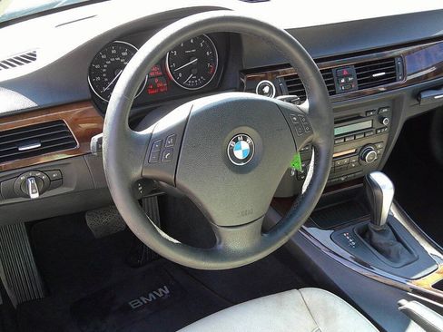 Used 2011 BMW 328i xDrive Sedan AWD/4WD image 17