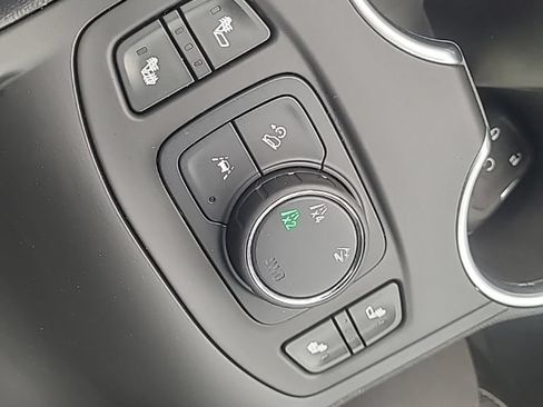 Used 2020 GMC Terrain SLT AWD/4WD image 26