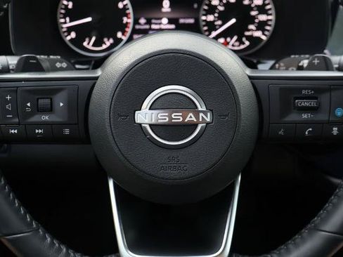 Certified 2024 Nissan Pathfinder SV FWD image 25