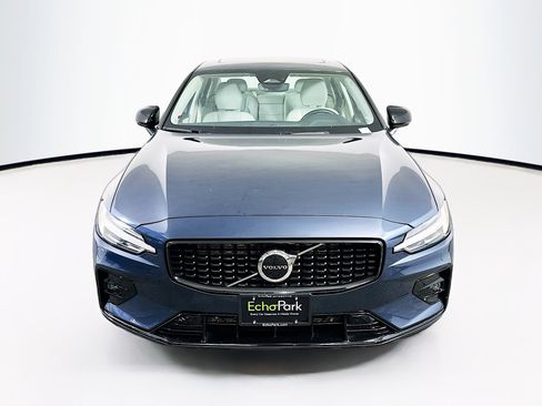 Used 2024 Volvo S60 B5 Core image 2