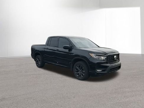 Used 2023 Honda Ridgeline Sport image 2