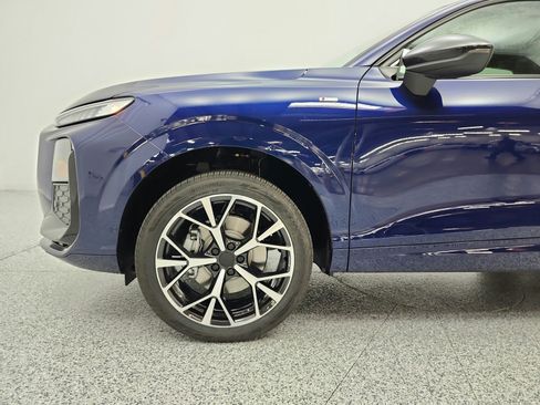 New 2026 Audi Q3 quattro 2.0T AWD/4WD image 15