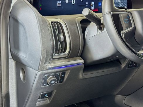 Used 2025 Ford Expedition Platinum AWD/4WD image 8