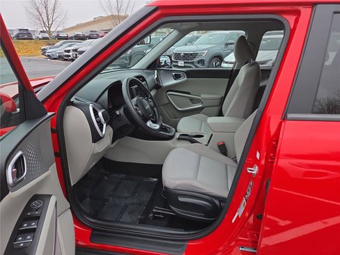 Certified 2023 Kia Soul LX w/ LX Technology Package image 15