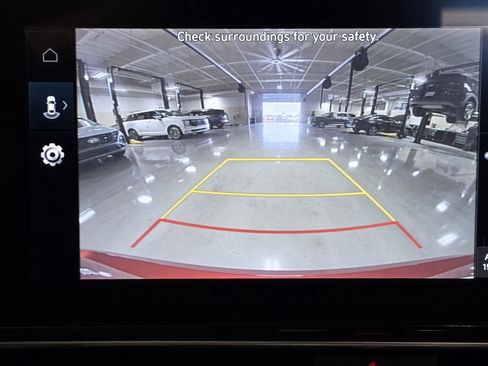 Certified 2025 Hyundai Elantra Limited image 28