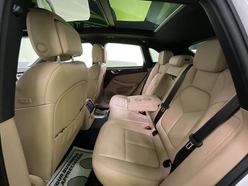 Used 2021 Porsche Macan S image 27