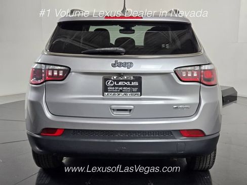 Used 2020 Jeep Compass Latitude FWD image 5