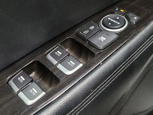 Used 2020 Kia Sorento FWD V6 image 27