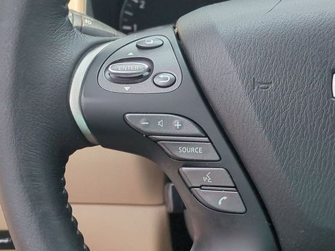 Used 2020 Nissan Pathfinder Platinum FWD image 20
