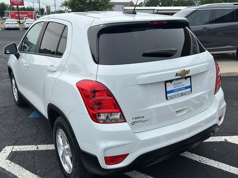 Used 2021 Chevrolet Trax LS w/ Tint and Cruise Package FWD image 5