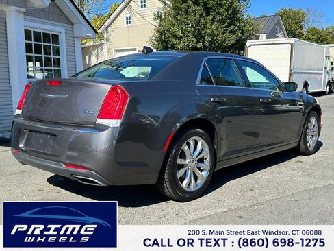 Used 2017 Chrysler 300 Limited w/ Value Package image 7