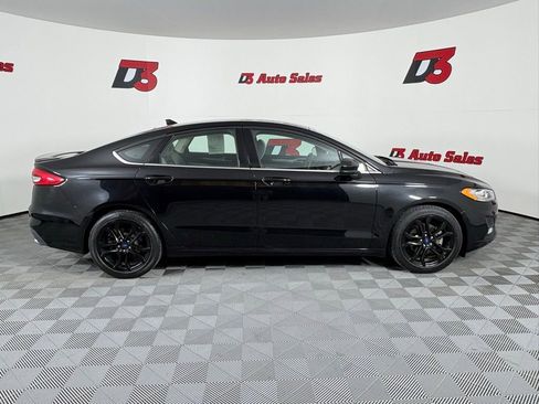 Used 2020 Ford Fusion SE w/ Equipment Group 151A FWD image 8