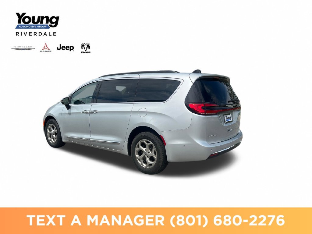 Used 2023 Chrysler Pacifica Limited w/ Uconnect Theater Family Group AWD/4WD image 3