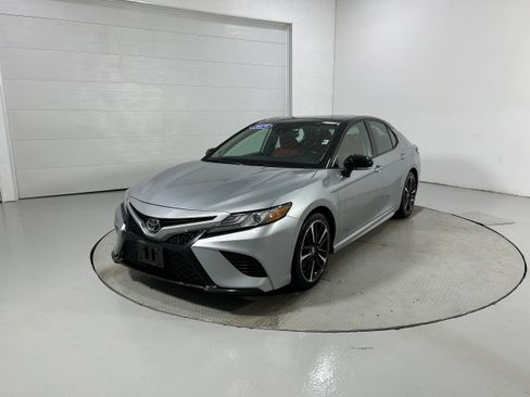 Used 2019 Toyota Camry XSE FWD image 19
