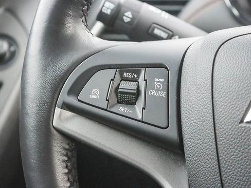 Certified 2022 Chevrolet Trax LT w/ LT Convenience Package image 21