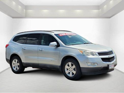 Used 2009 Chevrolet Traverse LT FWD image 1