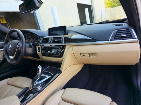 Used 2017 BMW 330e image 27