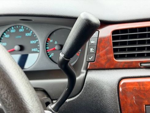 Used 2010 Chevrolet Impala LS FWD image 9