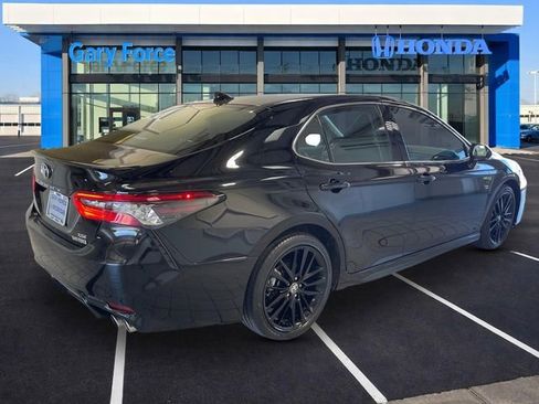 Used 2024 Toyota Camry XSE FWD image 2