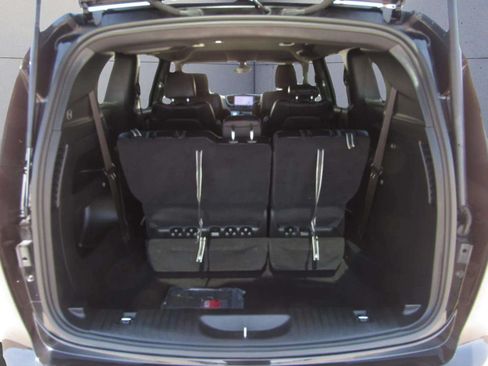 Used 2025 Chrysler Pacifica Select FWD image 13