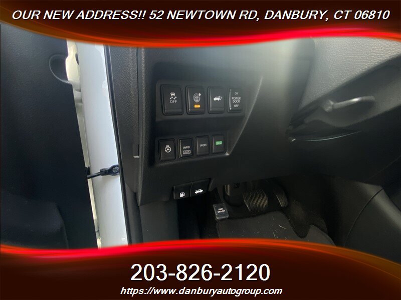 Used 2017 Nissan Rogue SV AWD/4WD image 20