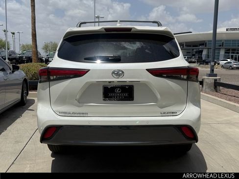 Used 2020 Toyota Highlander Limited FWD image 4