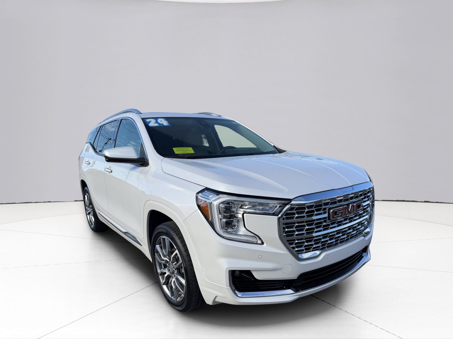 Used 2024 GMC Terrain Denali w/ LPO, Floor Liner Package AWD/4WD image 7