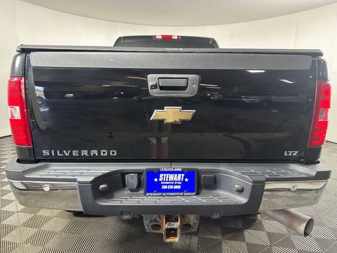 Used 2011 Chevrolet Silverado 2500 LTZ w/ Snow Plow Prep Package AWD/4WD image 4