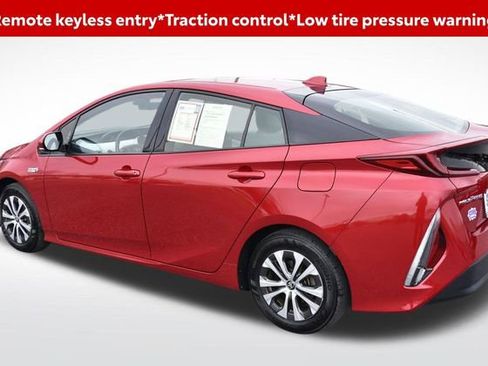 Used 2020 Toyota Prius Prime LE image 3