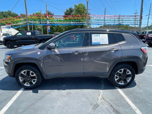 Used 2018 Jeep Compass Trailhawk w/ Leather Interior Group AWD/4WD image 9