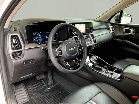 Used 2023 Kia Sorento SX AWD/4WD image 16