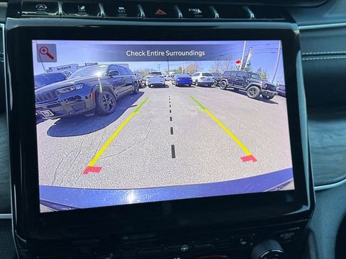 Used 2023 Jeep Grand Cherokee L Limited AWD/4WD image 20