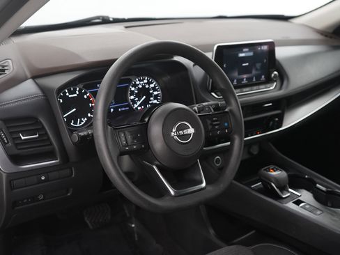 Used 2023 Nissan Rogue SV image 20