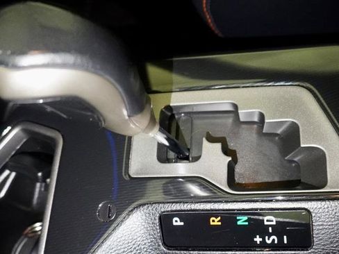 Used 2017 Toyota RAV4 SE image 23