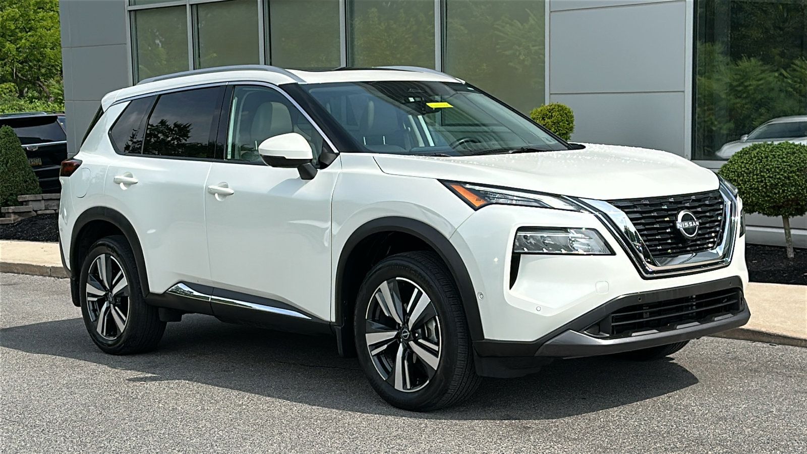 Certified 2023 Nissan Rogue SL w/ SL Premium Package AWD/4WD image 2
