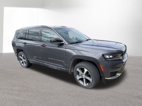 Used 2023 Jeep Grand Cherokee L Limited AWD/4WD image 26