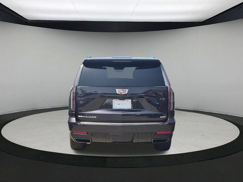 New 2025 Cadillac Escalade ESV Sport w/ LPO, Floor Liner Package AWD/4WD image 4