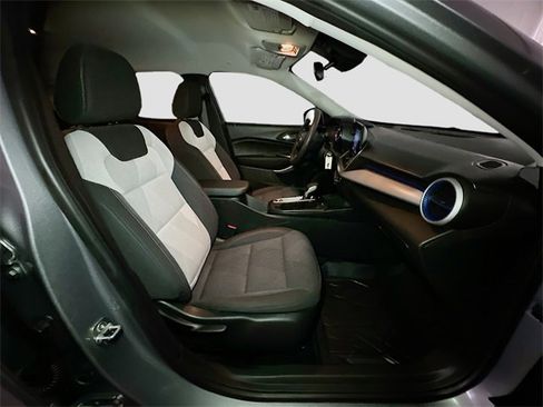 Used 2024 Chevrolet Trax LS w/ LS Convenience Package image 22