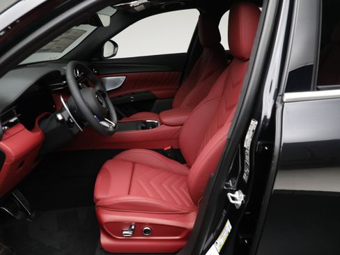 New 2025 Maserati Grecale GT image 14