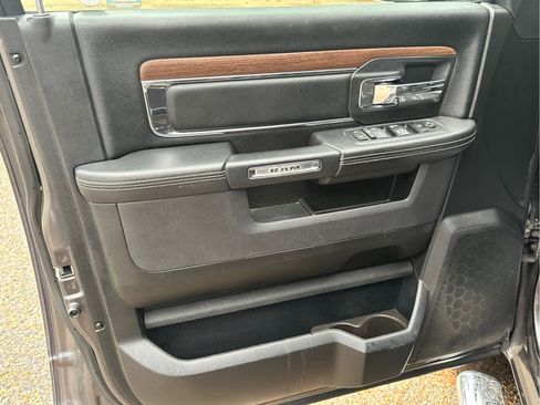 Used 2017 RAM 1500 Laramie w/ Protection Group image 21